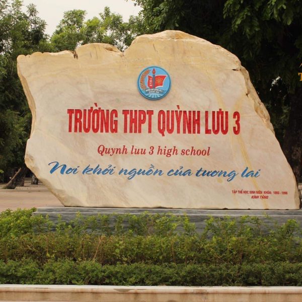 Biển Hiệu Đá Tự Nhiên Trường THPT Quỳnh Lưu 3 - Nghệ An