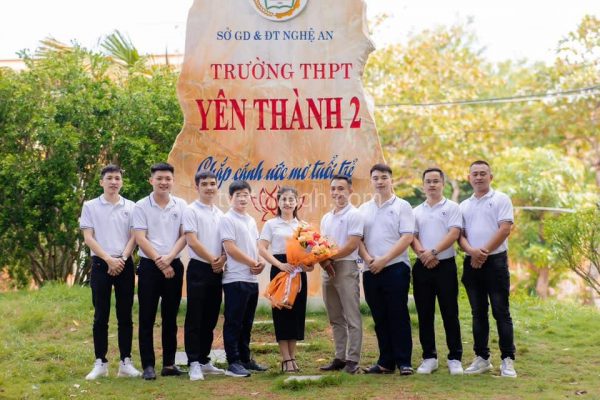 Biển Hiệu Đá Tự Nhiên Trường THPT Yên Thành 2 – Nghệ An