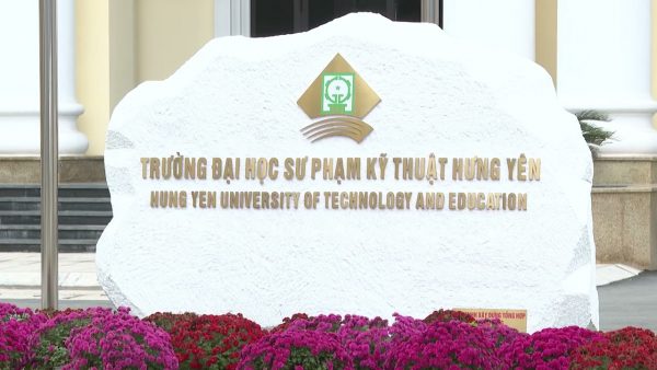 Biển Hiệu Đá Tự Nhiên Trường Đại Học Sư Phạm Kỹ Thuật Hưng Yên