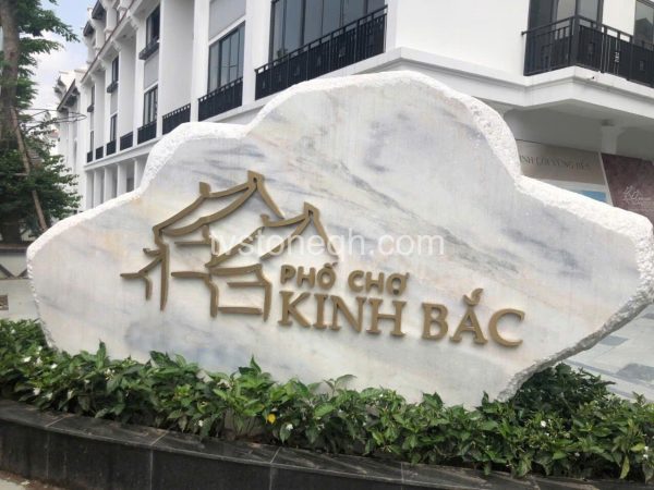 Biển Hiệu Đá Tự Nhiên Phố Chợ Kinh Bắc